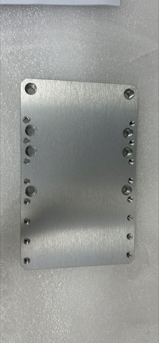 Универсальная адаптерная пластина для лазерной головки (100–108 мм, 100–108 мм)/71103000001